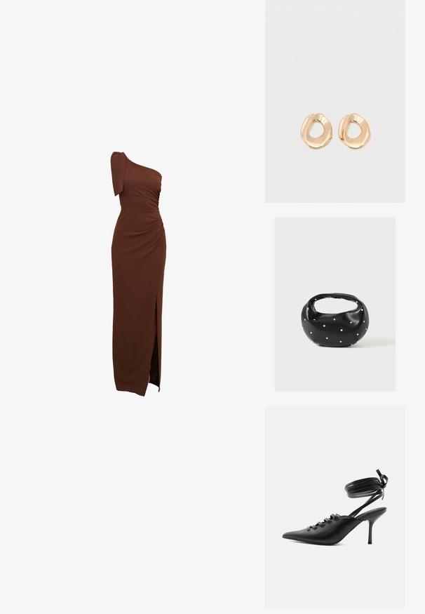 Braunes, einseitig getragenes Kleid mit gerafften Details, einem seitlichen Schlitz und einer taillierten Silhouette aus glattem, elastischem Stoff.; Schwarzer spitzer High-Heel-Schuh mit Schnürung vorne und wickelnden Knöchelriemen, die zu einer Schleife gebunden sind, von der Seite auf weißem Hintergrund gezeigt.; Schwarze Lederhandtasche mit abgerundeter Form, verziert mit silbernen Nietenakzenten und kurzem Griff. Glatte Struktur und Reißverschlussverschluss.; Paar unregelmäßig geformter, polierter Creolen aus goldfarbenem Metall mit offenem Zentrum auf weißem Hintergrund.