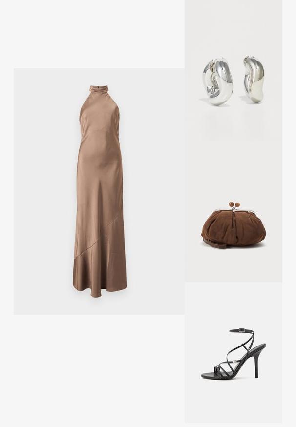 Robe longue sans manches en satin brun clair avec un col montant plissé et un détail d'ourlet asymétrique sur la jupe.; Sandale noire à talons hauts avec des brides fines, une boucle à la cheville, une surface en cuir lisse et un talon aiguille élancé.; Petit sac poignet en daim marron doux avec cadre en métal argenté et boules rondes marron de fermeture sur fond clair uni.; Boucles d'oreilles sculpturales en argent avec des formes douces et courbes et des surfaces réfléchissantes. Présentent un design de boucle fermée et une forme organique distincte.