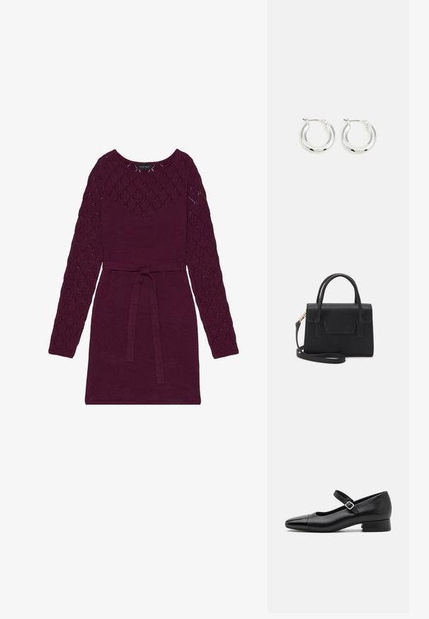 Bordeaux gebreide jurk met lange mouwen in ruitpatroon, een ronde halslijn en een bijpassende riem in de taille.; Zwarte leren Mary Jane schoenen met een gepatenteerde neus, verstelbare enkelband en lage blokhak. Een gladde textuur en een elegante uitstraling.; Zwarte gestructureerde handtas van leer met een bovenhandvat, een afneembare schouderriem en een voorflapdetail. Gouden hardwareaccenten.; Zilveren oorbellen in de vorm van een ring met een gepolijste afwerking, met een cirkelvorm en een scharnierende postsluiting. Glad oppervlak met minimale details.