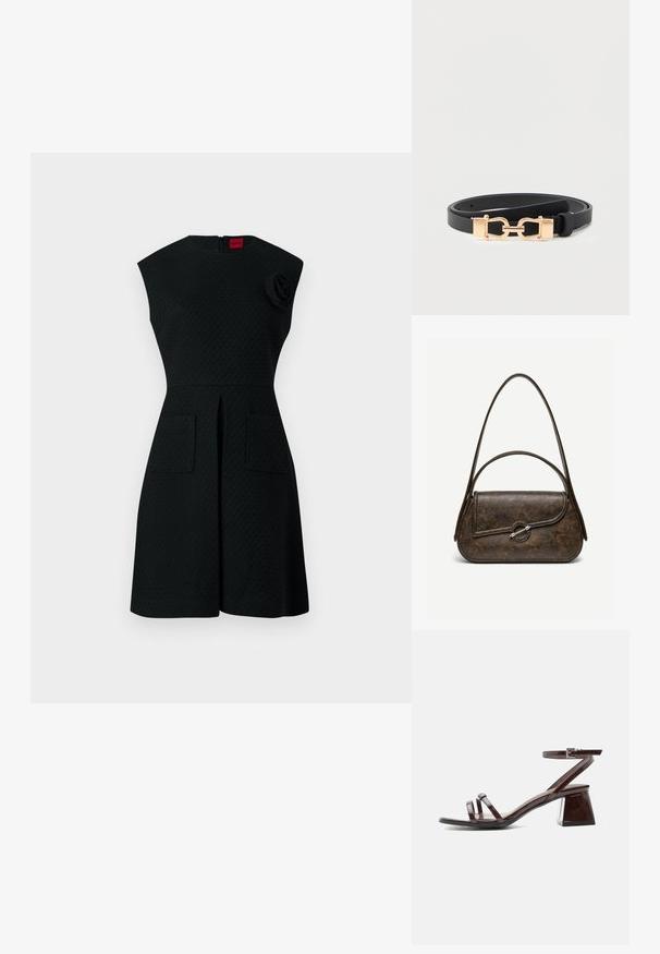 Schwarzes Kleid mit strukturiertem Muster, kurzen Ärmeln, zwei Taschen vorne und einem floralem Akzentdetail an der Schulter. Reißverschluss hinten.; Dunkelbraune Sandale aus Lackleder mit Blockabsatz, Knöchelriemen mit Schnalle und zwei dünnen Riemen über den Zehen auf weißem Hintergrund.; Dunkelbraune Handtasche aus strukturiertem Leder mit zwei Tragegurten, abgerundeter rechteckiger Form und silbernem, rundem Verschluss auf der vorderen Klappe.; Schwarzer Ledergürtel mit dünnem Riemen und goldener Schnalle im Pferdebei-Stil, flach auf einem weißen Hintergrund ausgelegt.