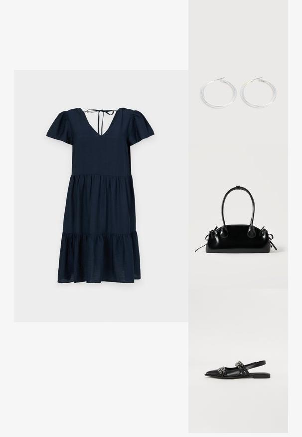 Vestido azul marino con mangas cortas abullonadas, escote en V profundo, dobladillo en capas y cierre de lazo en la parte posterior, hecho de una tela ligera.; Even&Odd Bailarinas con tira trasera - black; Pequeño bolso negro brillante con dos asas largas y detalles de cordón lateral sobre un fondo claro liso.; Pareja de pendientes de aro plateados brillantes con cierres de alambre delgado, mostrados sobre un fondo gris claro.