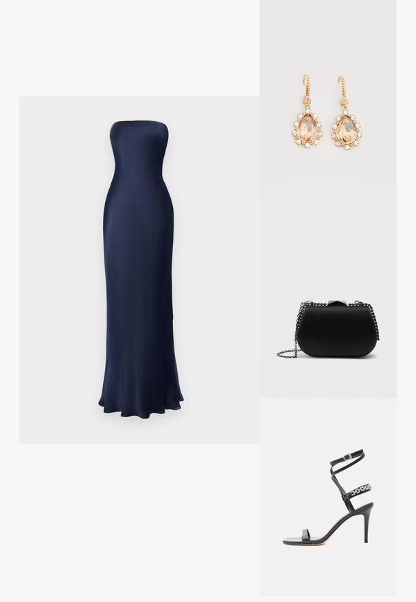 Strapless, bodenlanges Kleid in Marineblau. Glattes, glänzendes Material mit figurbetontem Schnitt und ausgestellt gesäumtem Saum. Minimalistisches Design, keine sichtbaren Muster.; Schwarze Sandalette mit hohem Absatz, schlankem Knöchelriemen, Mittelriemen verziert mit silbernen Kettengliedern und offenem Zehendesign.; Schwarze Clutch mit einer glatten, matten Oberfläche, runder Form und einem silbernen Kettenriemen. Mit einem geometrischen Verschlussdetail oben.; Goldene Ohrhänger mit großen, birnentropfenförmigen Pfirsichsteinen, umgeben von kleinen, klaren Kristallen vor weißem Hintergrund.