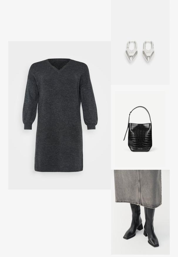 Dunkelgraues gestricktes Kleid mit V-Ausschnitt und langen Puffärmeln, versehen mit gerippten Bündchen und Saum. Strukturiertes Stoffdetail.; Schwarze knielange Stiefel aus glattem Leder mit quadrater Zehenpartie und Blockabsatz. Getragen mit einem grauen Jeansrock mit ausgefranstem Saum.; Schwarze Beuteltasche aus krokodilhautgeprägtem Leder mit einem einzelnen Schulterriemen und kleinem silbernen Markenlogo vorne unten in der Mitte.; Silberne herzförmige Vorhängeschlösser mit eingravierten "JA"- und "NEIN"-Texten, polierte Oberfläche, symmetrisches Design und einem robusten Metallverschluss.