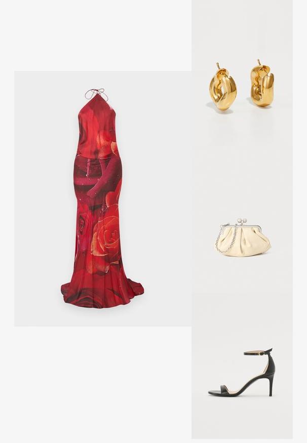 Rotes Halterkleid mit Rosenmuster, glattem Stoff, figurbetontem Schnitt und fließendem Rock. Bindeband im Nacken, mit glänzender Textur.; Schwarze Leder-high-heeled Sandale mit Knöchelriemen. Verfügt über eine glatte Textur, offene Zehen und einen dünnen Absatz. Goldfarbener Schnallenakzent.; Faltige beigefarbene Ledertasche mit einem silbernen Metallrahmen, ausgestattet mit zwei runden dekorativen Verschlüssen und einem silbernen Kettenriemen.; Fette goldene Creolen mit einem leicht verdrehten, röhrenförmigen Design und Steckverschlüssen auf einem weißen Hintergrund.