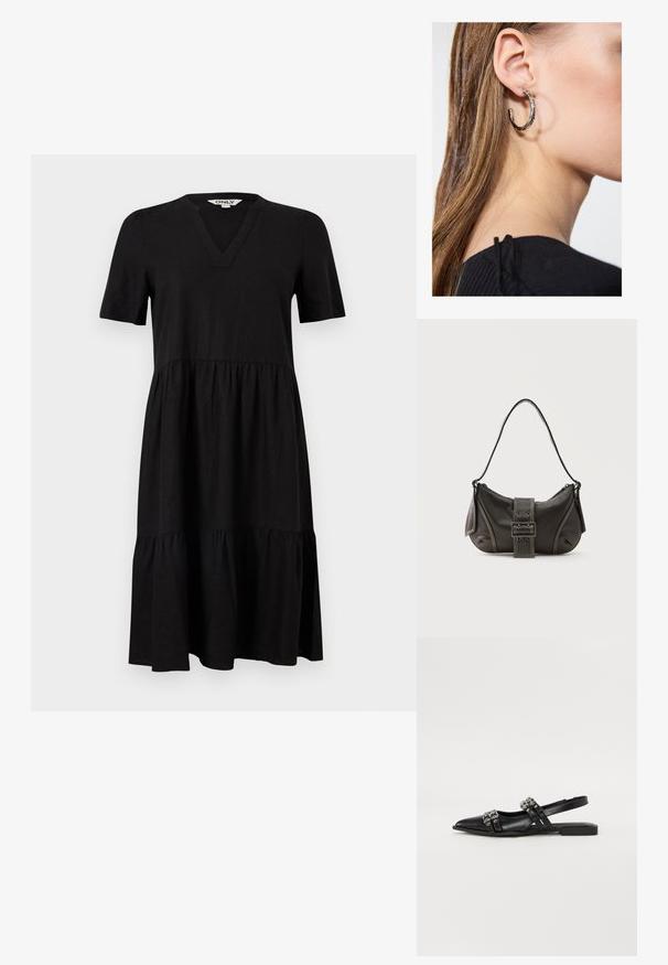 Robe midi noire à manches courtes avec encolure en V et jupe à volants, coupe ample, en tissu doux, étiquette "ONLY" à l'intérieur du col.; Even&Odd by Zalando Ballerines à brides arrière - black; Sac à épaule en cuir noir avec une sangle à boucle, des bords arrondis et des coutures blanches contrastées sur un fond uni.; Boucle d'oreille en argent avec une finition polie, présentant de petits détails en or et de forme ronde, portée sur le lobe.