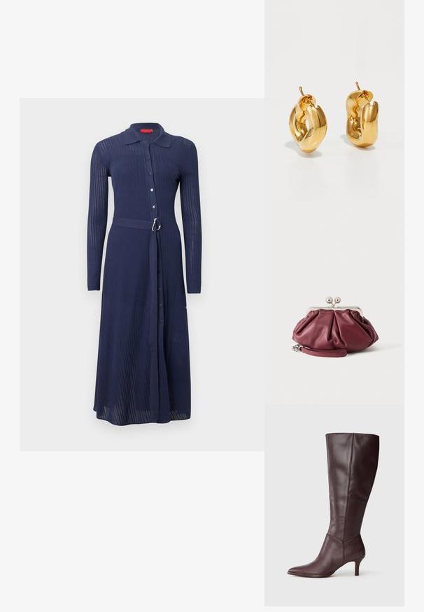 Robe bleu marine côtelée avec manches longues, fermeture à boutons sur le devant et taille ceinturée avec une boucle argentée. Elle comporte un col et une coupe longue jusqu'aux chevilles.; Botte féminine noire en cuir brun foncé, à bout pointu et talon mince de hauteur intermédiaire, présentée en profil latéral sur un fond blanc.; Petite pochette en cuir bordeaux avec fermoir en métal argenté et bracelet pour poignet sur fond blanc.; Boucles d'oreilles créoles en or massif avec un design tubulaire légèrement tordu et des fermoirs à tige sur un fond blanc.