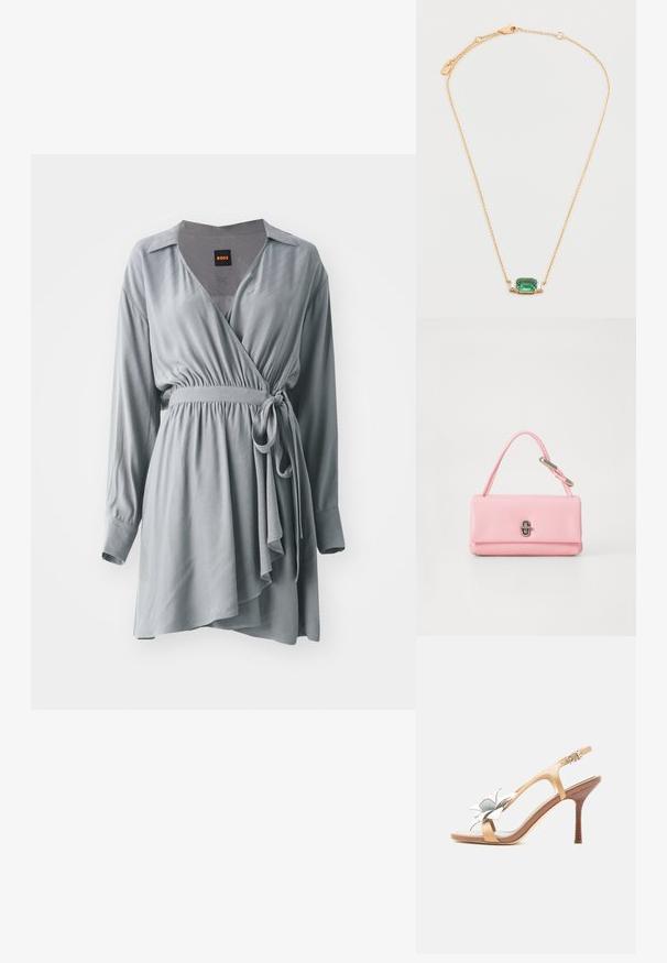 Vestido envolvente gris hecho de una tela suave, con mangas largas, una cintura ceñida y un dobladillo asimétrico fluido. Incluye cuello y un cinturón de lazo.; Sandalia de tacón alto de cuero beige con correa en el tobillo, tacón de madera y decoración de flor blanca en la correa delantera.; Bolso de mano de cuero rosa con una forma rectangular estructurada, un único asa corta y un detalle de cierre en tono plateado en la parte delantera.; Delicado collar de cadena de oro con un centro de piedra preciosa verde rectangular flanqueado por dos pequeñas piedras baguette claras.