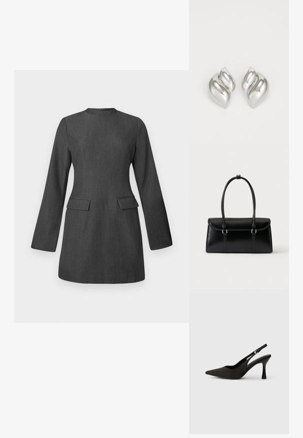 Graues, tailliertes Kleid mit langen Ärmeln, Rundhalsausschnitt und zwei vorderen Taschen. Hergestellt aus strukturiertem Stoff und zeichnet sich durch ein elegantes, strukturiertes Design aus.; Schwarze Slingback-Absatzschuhe mit spitzem Zehenbereich, glattem, mattem Finish und schmalem, glanzvollem Absatz. Verstellbarer Riemen mit kleiner Schnallen-Detail.; Schwarze, rechteckige Lederhandtasche mit Klappverschluss und zwei langen Griffen vor weißem Hintergrund.; Silberne Ohrringe mit einer organischen, abstrakten Form. Glatte, glänzende Oberfläche mit einem konischen Design. Mit dezenten Kurven und einem zentralen Linienelement.