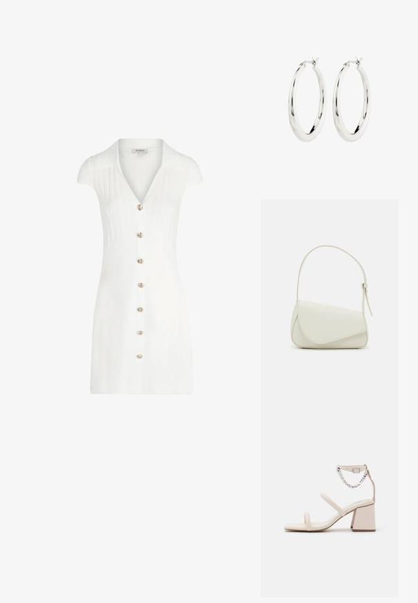 Witte korte jurk met een kraag, met een verticale ribbelstructuur, korte mouwen en een gouden knoopsluiting aan de voorkant. Gladde stofafwerking.; Free People PARKER CHAIN HEEL - Sandalen - white; Witte nepleren handtas met een gestructureerde driehoekige vorm, een enkele verstelbare schouderriem en een klep met ronde accenten.; Zilveren oorbellen in de vorm van een gladde, glanzende ring. Circulaire vorm, voorzien van een veilige sluiting. Eenvoudig en elegant ontwerp.