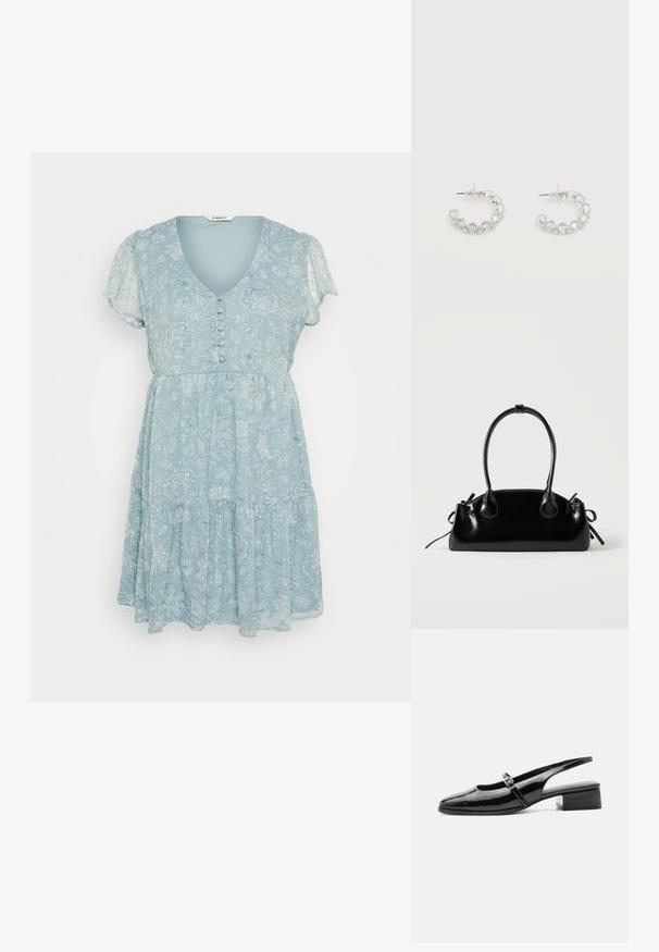 Lyseblå blomsterkjole med korte puffærmer, V-hals, knapdetaljer og en lagdelt nederdel, lavet af et blødt, let materiale.; Sort laklæderslingback-sko med lav blokhæl og tynd rem med sølvspænde over toppen.; Lille sort blank håndtaske med to lange håndtag og snøre-detaljer i siden på en ensfarvet lys baggrund.; Sølv creoler prydet med klare, facetslebne krystaller, med bagstykke og gennemsigtige ørestoppere på hvid baggrund.