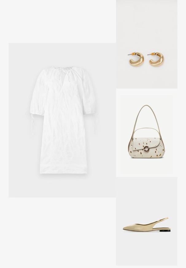 Robe blanche avec de courtes manches bouffantes, tissu texturé, décolleté en V et liens réglables aux poignets. Surface lisse, design arrivant au genou.; Chaussure plate beige à bout pointu avec bride arrière, petit talon noir et finition en cuir lisse, vue de côté sur un fond uni.; Sac à main couleur crème avec des taches marron, rabat incurvé avec une fermeture métallique circulaire, doté de deux fines anses, dont une plus longue pour porter à l'épaule.; Deux boucles d'oreilles en forme de cerceau en or brillant, avec un design courbé, présentant des accents orange près de la tige, sur fond blanc uni.