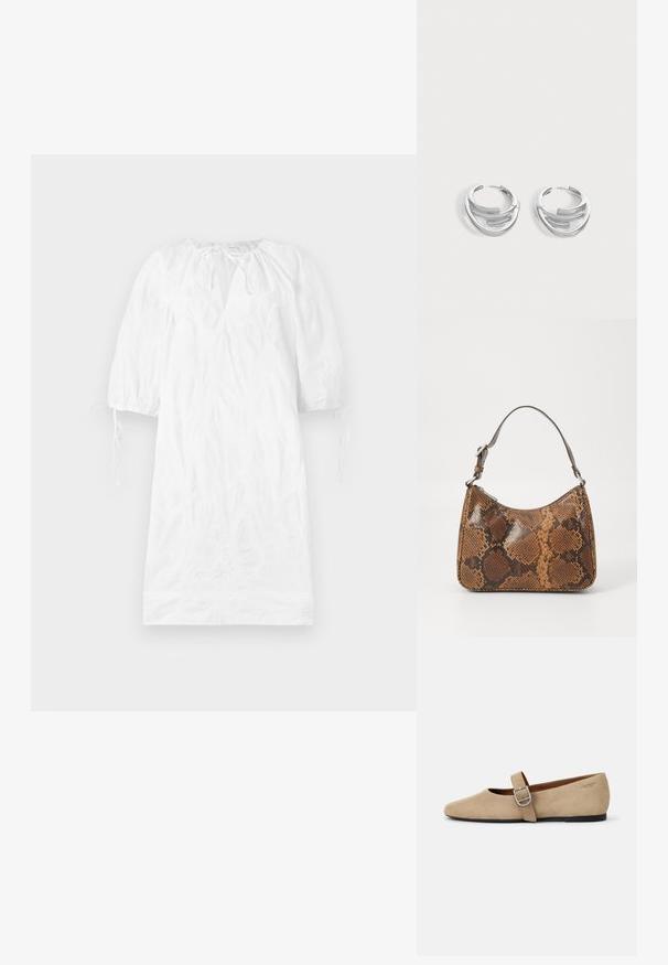 Robe blanche avec de courtes manches bouffantes, tissu texturé, décolleté en V et liens réglables aux poignets. Surface lisse, design arrivant au genou.; Ballerines en daim beige de style Mary Jane avec un bout pointu et une seule sangle réglable dotée d'une boucle en métal argenté. Semelle plate noire.; Petit sac à main avec un motif en peau de serpent marron et noir, courroie courte et ajustable, et fermeture éclair.; Paire de boucles d'oreilles anneaux en argent poli avec un design de barre incurvée superposée sur un fond clair uni.