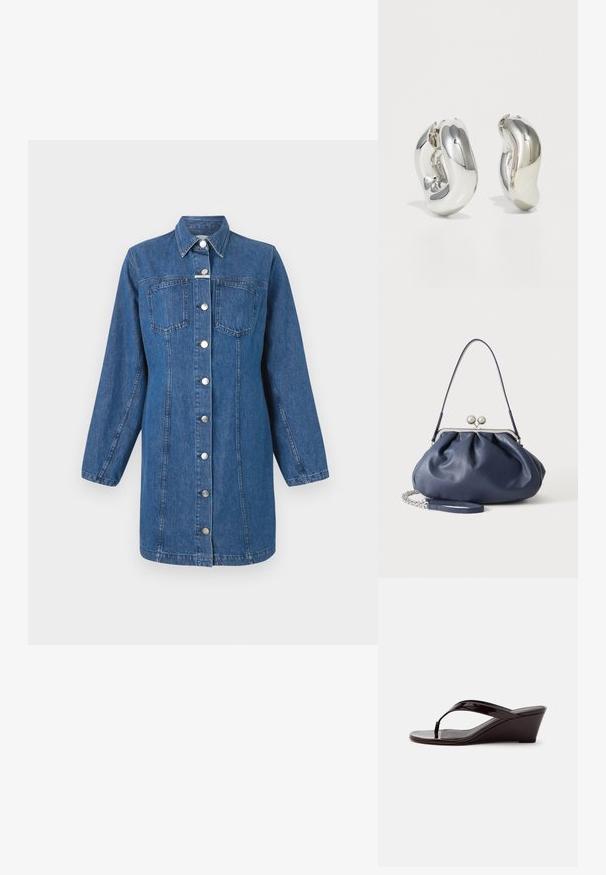 CLOSED FITTED DRESS - Denimové šaty - mid blue; Hnedá sandála na klinovom podpätku z lakovanej kože s pásikom medzi prstami a otvorenou špičkou, zobrazená z bočného profilu na jednofarebnom pozadí.; Mäkká námornícky modrá kožená kabelka so strieborným zapínaním, jedným ramenným popruhom a odnímateľným reťazovým náramkom na bielom pozadí.; Strieborné sochárske náušnice s hladkými, zakrivenými tvarmi a reflexnými povrchmi. Obsahujú uzavretý kruhový dizajn a výraznú organickú formu.