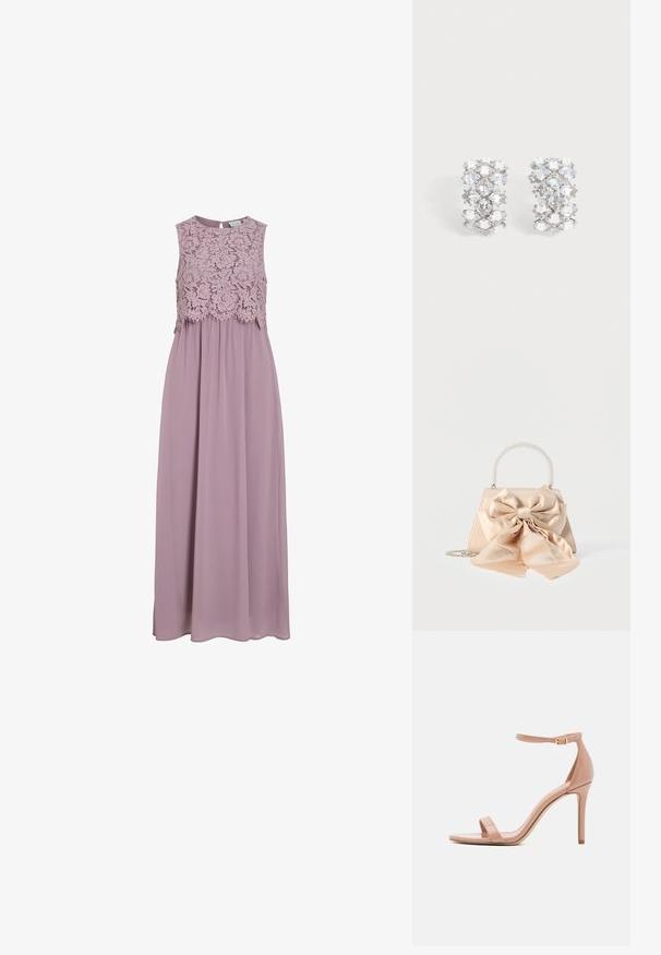 Vestido maxi en lavanda suave, con un cuerpo de encaje y diseño sin mangas. Tela fluida con un leve brillo y detalle de cintura fruncida.; Madden Girl BRAZEN - Sandalias - dark nude; Bolso de satén beige con un gran lazo decorativo a juego, asa con cuentas de perlas y correa de cadena plateada sobre fondo blanco.; Par de pendientes tono plata con múltiples cristales transparentes facetados dispuestos en un patrón geométrico.