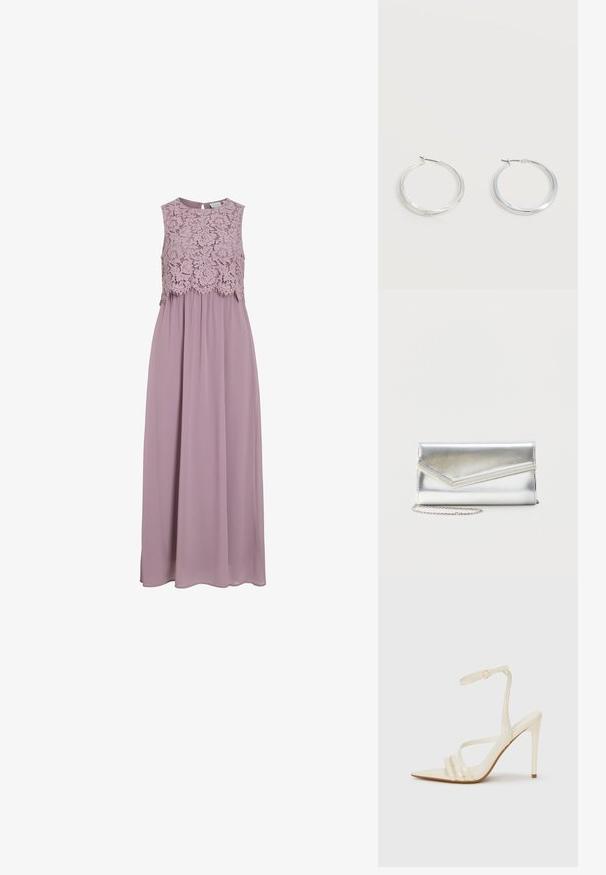 Vestido maxi en lavanda suave, con un cuerpo de encaje y diseño sin mangas. Tela fluida con un leve brillo y detalle de cintura fruncida.; Sandalias de tacón alto beige con punta estrecha, que cuentan con tres tiras frontales y una tira delgada en el tobillo con hebilla. Textura lisa, diseño minimalista.; Bolso clutch plateado brillante con solapa de estilo sobre y adorno decorativo, pequeña correa de cadena plateada, sobre fondo liso claro.; Pendientes de aro de metal plateado con superficie lisa y ligeramente curvada y cierre de tipo mosquetón sobre un fondo blanco liso.