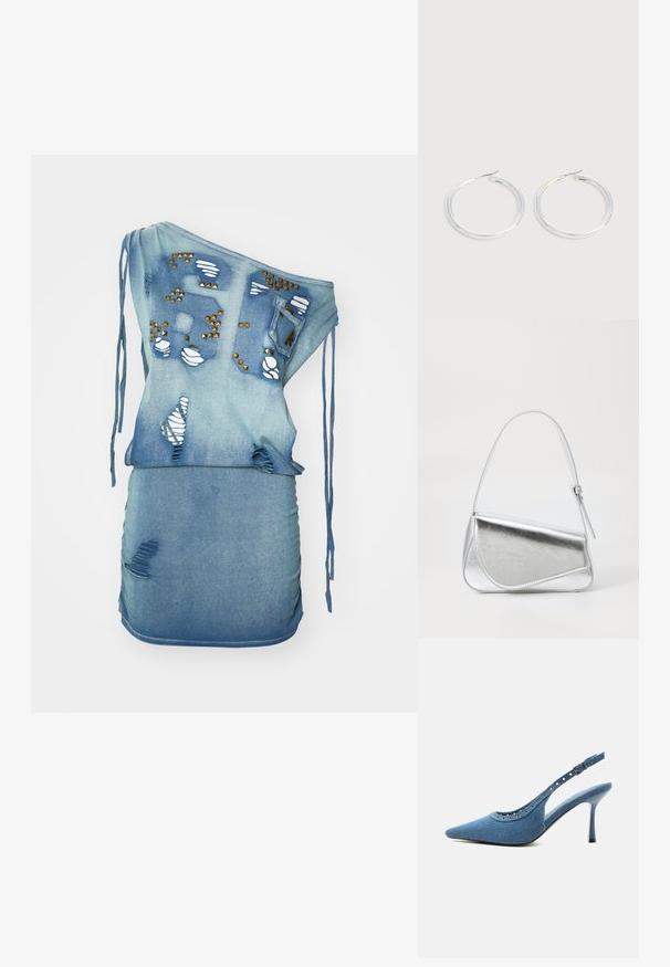 Vestido de mezclilla con diseño de un solo hombro, color azul claro, desgastado con desgarros, tachuelas decorativas y detalles de cordón. Silueta ajustada.; Zapato de tacón alto con puntera puntiaguda, trasera tipo slingback en denim azul con detalles de ojales plateados y correa ajustable con hebilla.; Bolso de mano metálico plateado con forma triangular, textura suave y una fina correa de hombro ajustable. Presenta un diseño plegable con costuras.; Pareja de pendientes de aro plateados brillantes con cierres de alambre delgado, mostrados sobre un fondo gris claro.