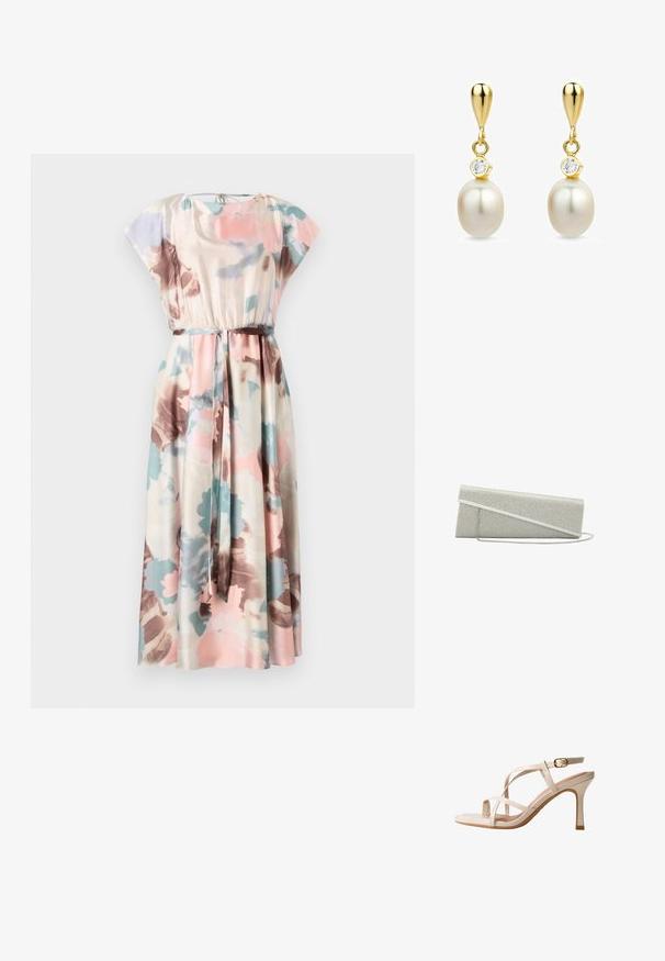 Vestido maxi con mangas cortas tipo cap sleeve, con estampados florales en rosa, azul y marrón sobre una tela color crema, que presenta una cintura elástica y un cinturón a juego.; Sandalia de tacón alto beige con finas tiras cruzadas y una correa ajustable en el tobillo con una hebilla dorada.; Bolso de mano pequeño rectangular plateado con detalle de solapa diagonal y correa delgada para el hombro, cubierto de pequeñas piedras brillantes.; Pendientes de gota de oro con perlas blancas y pequeñas piedras preciosas claras sobre cada perla, mostrados sobre un fondo blanco.