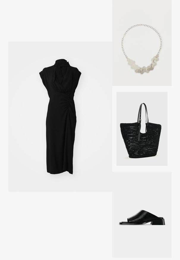 Vestido negro con un cuello alto, mangas cortas y detalles fruncidos en la cintura, con una tela suave y texturizada y corte hasta la rodilla.; Sandalia negra de piel con puntera abierta, tacón bajo de bloque y parte superior con textura suave, mostrada sobre un fondo liso gris claro.; Bolso tote tejido negro con tejido abierto y dos correas finas de cuero ajustables con hebillas plateadas.; Collar plateado con un diseño de eslabones en cadena y una fila curva de discos planos y redondos de tamaños variados, que crean una apariencia texturizada.