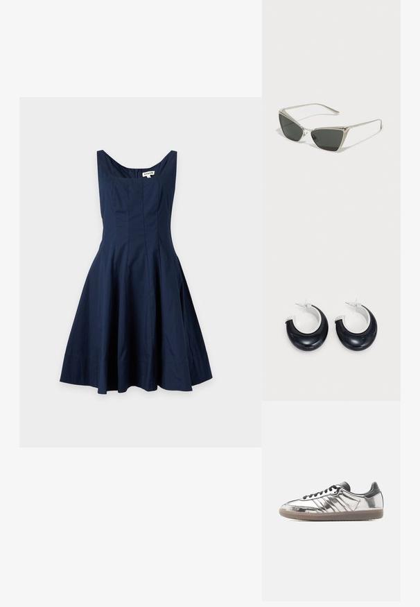 Robe bleu marine sans manches avec un décolleté carré, un corsage ajusté et une jupe évasée, présentée sur un fond clair uni.; Baskets basses avec dessus argenté réfléchissant, lacets et talon noirs, et semelle en caoutchouc beige sur un fond clair uni.; Lunettes de soleil triangulaires argentées avec des verres foncés. La monture présente un motif texturé et de petites embellissements aux coins. Structure en métal élégante.; Boucles d'oreilles en résine noire avec une finition brillante et des accents en métal argenté. Forme circulaire avec une découpe et une fermeture à tige.