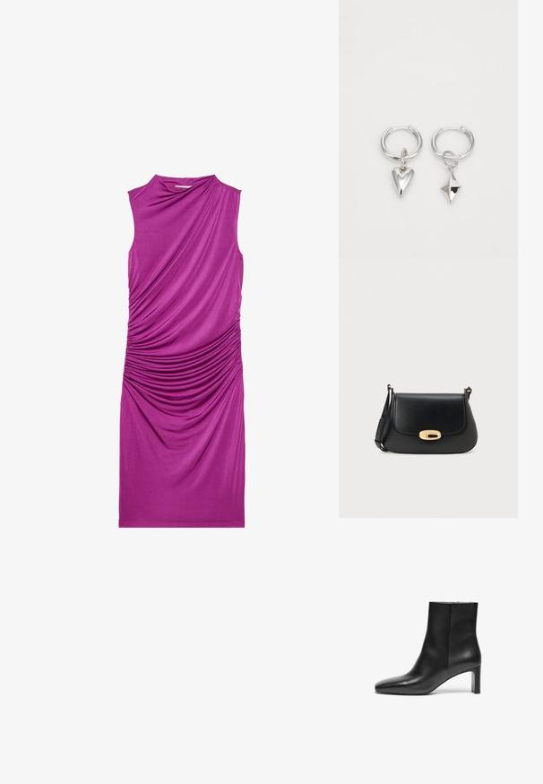 Vestido sin mangas de color morado con detalles de tela fruncida a lo largo de un lado, que presenta una textura suave y un corte a la altura de la rodilla.; Botín negro de cuero hasta el tobillo con punta afilada, tacón cónico y textura suave; presenta un cierre de cremallera en el lateral.; Bolso cruzado de cuero negro con diseño de solapa, cierre ovalado dorado y correa ajustable. Textura suave y estilo minimalista.; Pendientes de aro de plata que presentan un corazón y un colgante en forma de diamante. Textura suave con un acabado pulido.