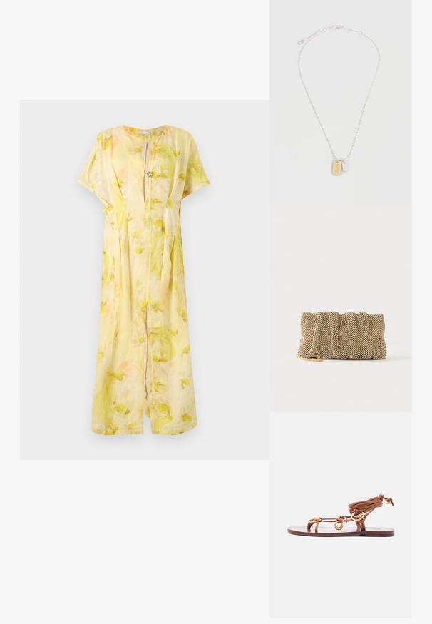 Gelbes Leinenkleid mit floralem Muster; kurze Ärmel, V-Ausschnitt und Knopfverschlussdetail an der Brust. Fließende Silhouette und knielanges Design.; Braune flache Sandale mit mehreren dünnen Riemen, goldfarbenen runden Akzenten und Schnürung um den Knöchel auf weißem Hintergrund.; Kleine goldene Mesh-Clutch mit gerafftem Design und teilweise sichtbarem goldenen Kettengurt auf einfachem weißem Hintergrund.; Silberne Kugelkette mit zwei rechteckigen Anhängern, eines golden graviert mit Text und eines schlicht silbern, vor weißem Hintergrund.