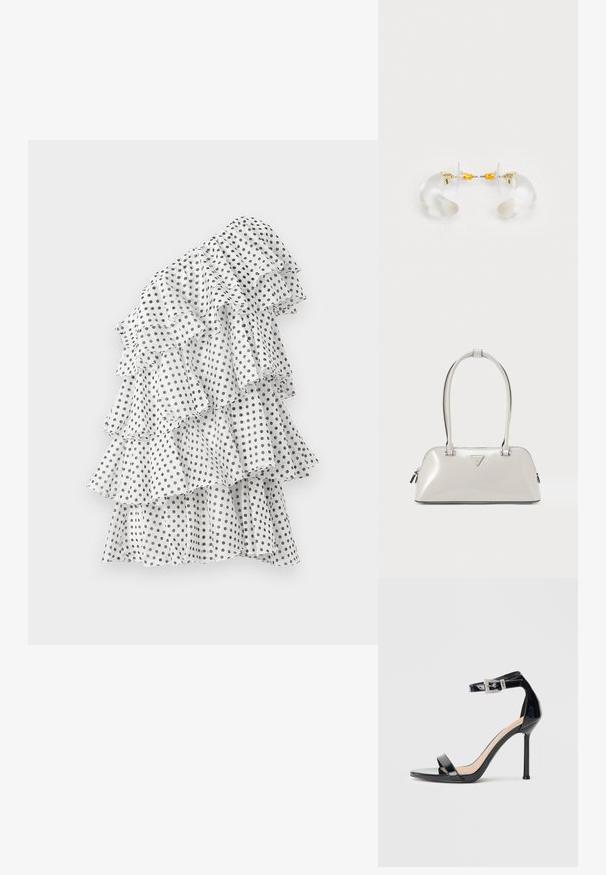 Hvid kjole med sorte prikker, der har flere voluminøse lag, asymmetrisk design og letvægtsstof.; Sort højhælet sandal i laklæder med ankelrem. Har minimalistisk design, åben tå og spænde med rhinsten-detaljer.; Skinnende lysegrå håndtaske med rund form, dobbelthåndtag og et trekantet logo. Har lynlåslukning og metalaccenter.; Klare akryl hoops øreringe med guld accenter, der har et buet design og en transparent lås. Glat tekstur, minimalistisk stil.