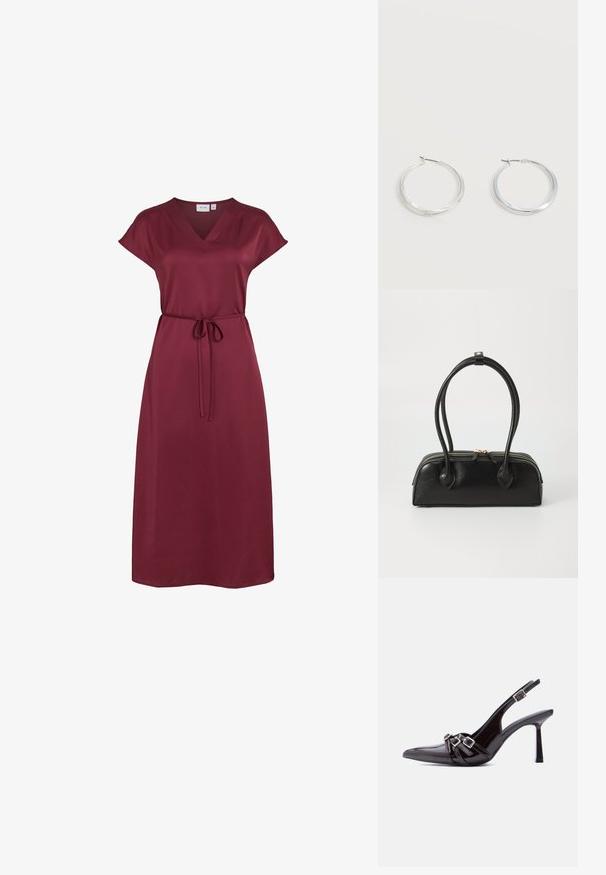 Bordeauxrode midi-jurk met V-hals, korte mouwen en een dunne zelfbindende ceintuur in de taille, gemaakt van gladde stof.; Zwart lakleren slingback pumps met hoge hak, puntige neus en drie decoratieve riemen met gespen over de wreef.; Zwarte leren handtas met twee verlengde handvatten, ritsluiting en ronde vorm; gladde textuur met subtiele glanzende afwerking.; Zilverkleurige metalen creolen oorbellen met een glad, licht gebogen oppervlak en sluitingen met haaksluiting op een effen witte achtergrond.