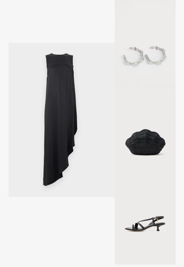 Robe noire sans manches avec un ourlet asymétrique, confectionnée dans un tissu lisse, avec un col arrondi et une silhouette fluide.; Sandale noire en cuir à brides fines, talon bas kitten, boucle à la cheville et petit pendentif doré sur fond clair uni.; Sac à main en osier noir en forme de coquille Saint-Jacques avec un dessus courbé et une texture tressée sur un fond uni.; Boucles d'oreilles en argent avec un design texturé et bosselé. Fabriquées en métal, elles disposent d'une fermeture à tige sécurisée et d'une finition polie.