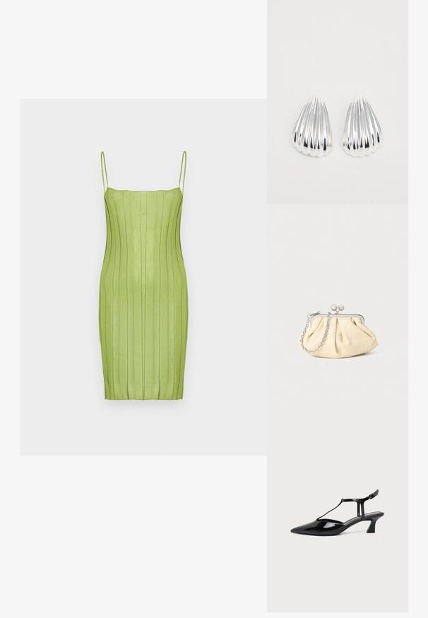 Robe moulante verte à côtes avec fines bretelles, dotée de rayures verticales, d'une silhouette cintrée et d'une texture lisse.; Chaussure slingback en cuir verni noir à bout pointu avec bride en T et petit talon bloc incliné sur fond blanc.; Pochette en cuir beige plissé avec un cadre en métal argenté, dotée de deux fermoirs ronds décoratifs et d'une chaîne en argent.; Une paire de boucles d'oreilles en argent brillant en forme de coquillage, avec une texture striée, sur un fond blanc uni, montrant des surfaces réfléchissantes et lisses.
