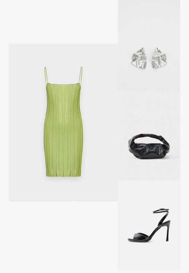 Πράσινο ριγέ φόρεμα bodycon με λεπτές τιράντες, διαθέτοντας κατακόρυφες ρίγες, εφαρμοστή σιλουέτα και απαλό υλικό.; Μαύρο σανδάλι με ψηλό τακούνι, ανοιχτά δάχτυλα, λεπτό στιλέτο τακούνι και λουράκι αστραγάλου με αγκράφα σε λευκό φόντο.; Μαύρη τσάντα φτιαγμένη από γυαλιστερό, υφασμάτινο υλικό με κυκλική, στροβιλισμένη λαβή και κλείσιμο με φερμουάρ. Διαθέτει ένα μαλακό, ζαρωμένο σχέδιο.; Ασημένια σκουλαρίκια με κυματιστό, γλυπτικό σχέδιο που διαθέτουν γυαλιστερή φινίρισμα και ακανόνιστα σχήματα, αναδεικνύοντας μια σύγχρονη αισθητική.