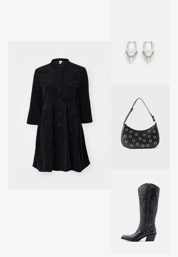 Schwarzes Kleid mit einem strukturierten Leopardenmuster, 3/4-Ärmeln, Knopfleiste, kragenlosem Design und einem schmeichelhaften Rock, der von der Taille abfällt.; Schwarze Cowboy-Stiefel aus Leder mit spitzer Zehenpartie, sichtbarer Nahtführung, silbernen Nietenakzenten und Reißverschluss auf der Innenseite.; Schwarze Lederschultertasche mit verstellbarem Riemen, ausgestattet mit silbernen Metallösenverzierungen und einem Reißverschluss an der Oberseite.; Silberne herzförmige Vorhängeschlösser mit eingravierten "JA"- und "NEIN"-Texten, polierte Oberfläche, symmetrisches Design und einem robusten Metallverschluss.