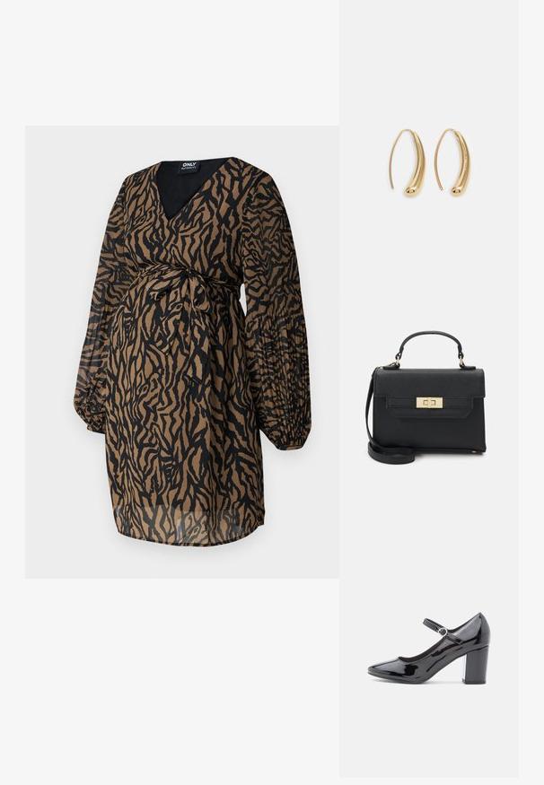 ONLY MATERNITY OLMSTAR DRESS - Denné šaty - dark brown; Čierna lakovaná vysoká topánka na podpätku s okrúhlou špičkou, členkovým remienkom a blokovým podpätkom. Lesklý povrch s hladkou textúrou.; Čierna kabelka vyrobená z textúrovaného materiálu so štruktúrovaným tvarom, horným uchom, odnímateľným ramenným popruhom a detailom zlatého tónu na zapínaní.; Náušnice vo forme zlatých kovových kruhov s zakriveným, predĺženým tvarom. Majú hladký, lesklý povrch a zaoblený koniec pre pridanie detailu.