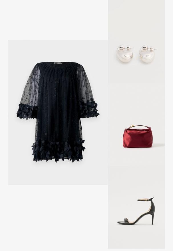 Robe bleu marine en matériau transparent avec des motifs d'étoiles ; dotée de manches bouffantes élégantes et d'une bordure florale froncée à l'ourlet.; Sandale à talons hauts en cuir noir avec une lanière de cheville. Présente une texture lisse, un bout ouvert et un talon fin. Détail de boucle en ton doré.; Trousse de maquillage en satin bourgogne de forme rectangulaire, avec fermeture éclair et une poignée courte. Présente un design minimaliste et une texture lisse.; Paire de boucles d'oreilles argentées brillantes et épaisses avec fermoirs à tige, sur fond blanc uni.