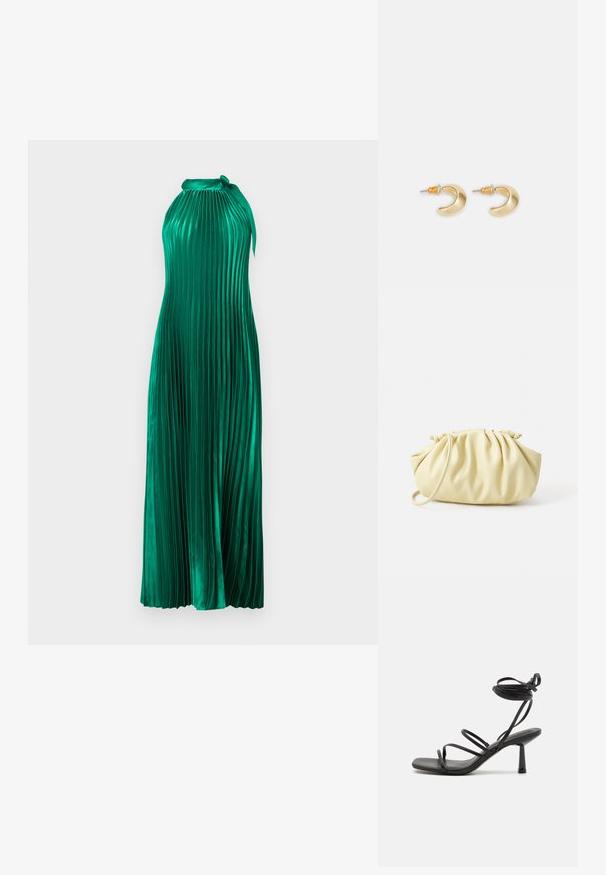 Grøn plisseret kjole med halterneck, lavet af et skinnende stof. Den har et svævende design og teksturerede lodrette plisseringer.; Sort strappy sandal med firkantet tå, justerbare ankelbind og en slank, blokhæl. Fremstillet af et glat, holdbart materiale.; Gul plisseret håndtaske lavet af glat kunstlæder, med en blød form, en enkelt skulderrem og samlet topdesign.; Guld halvmåneformede øreringe med en glat overflade, der har orange accenter nær stiften og sølv hardware.