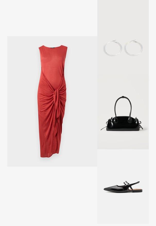 Mouwloze koraalkleurige midi-jurk met geplooide voorkant en knoopdetail, en een ronde halslijn op een witte achtergrond.; Zwarte gepatineerde leren slingback schoenen hebben een spitse neus, twee banden met gespsieraden en een platte zool.; Kleine zwarte glanzende handtas met twee lange hengsels en zijkant trekkoord details op een effen lichte achtergrond.; Een paar glanzende zilveren oorringen met dunne draadafsluitingen, getoond op een lichtgrijze achtergrond.