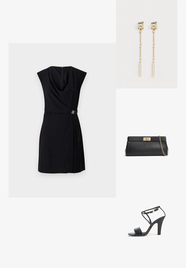 Schwarzes Kleid mit einem Cowl-Ausschnitt, kurzen Ärmeln und plissierten Details. Verfügt über eine schmale Taille mit einem metallischen Schnallenakzent und einem Reißverschluss auf der Rückseite.; Schwarze Sandale mit hohem Absatz, dünnem Knöchelriemen, goldener Schnalle, offenem Zehenbereich und Blockabsatz, seitlich auf weißem Hintergrund dargestellt.; Schwarze Clutch aus Leder mit goldfarbenem Metall-Drehverschluss und passendem goldfarbenem Ketten-Schulterriemen.; Goldfarbene Ohrhänger mit klaren Rhinestones, die in einem rechteckigen Balken eingebettet sind. Das Design umfasst eine Kettenverbindung und einen Steckverschluss.