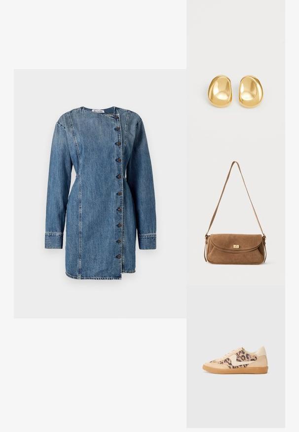 Jeanskleid mit langen Ärmeln, hohem Kragen und asymmetrischem Knopfverschluss. Hat eine mittelblaue Waschung, leichte Struktur und taillierte Passform.; Löwenmuster-Sneaker mit beige Wildleder-Obermaterial, tanfarbener Gummisohle und weißen Akzenten. Runde Zehenform und Schnürdesign mit strukturiertem Finish.; Braune Veloursleder-Schultertasche mit langem Riemen und goldfarbenem rechteckigem Drehverschluss an der vorderen Klappe vor einfarbigem Hintergrund.; Goldfarbene Ohrstecker mit einer glatten, runden Form und einer reflektierenden Oberfläche, die ein minimalistisches Design ohne sichtbare Muster zeigen.