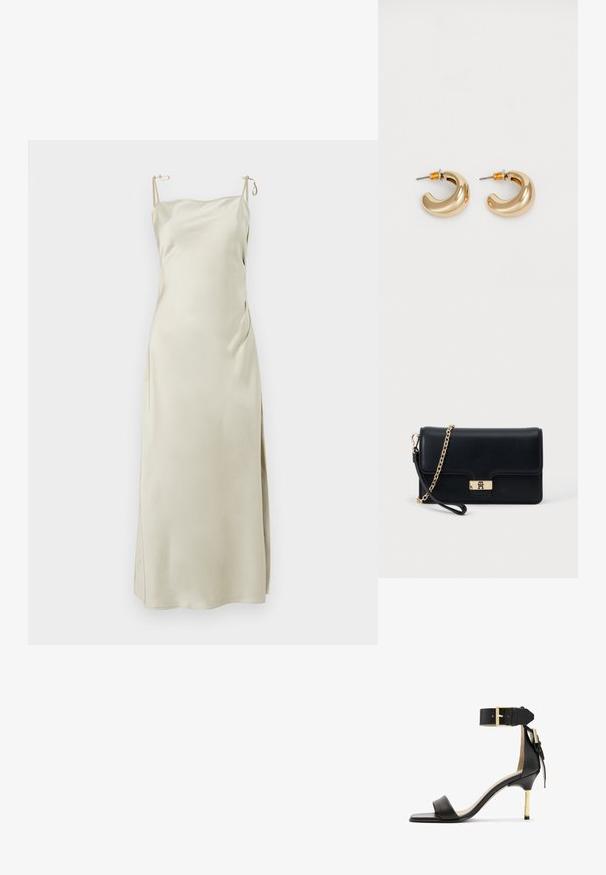Vestido de satén en beige claro, con tirantes ajustables, escote recto y una abertura lateral para mayor comodidad y movimiento.; Sándal de tacón de cuero negro con punta cuadrada, correa en el tobillo con hebilla dorada y un tacón metálico esbelto. Textura suave, diseño minimalista.; Bolso de mano de cuero negro con un cierre y cadena en tono dorado. Diseño compacto con una textura suave y un detalle mínimo.; Dos pendientes de aro dorados brillantes en un diseño curvado, con acentos naranjas cerca del poste, sobre un fondo blanco liso.