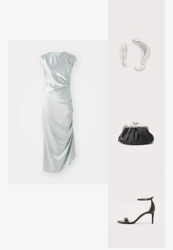 Satin midi-jurk in lichtgroen, met kapmouwen, een ronde halslijn, zijdelingse plooidetails en een aansluitende silhouet.; Zwarte leren hoge hak sandaal met enkelbandje. Heeft een gladde textuur, open teen en een dunne hak. Gouden gesp detail.; Zwarte leren clutch met geplooide textuur, zilverkleurig metalen frame, drukknopsluiting en kettingriem. Glad, zacht oppervlak.; Twee gebogen zilveren oorbellen, de één groter dan de ander, beide versierd met kleine fonkelende kristallen langs één rand.