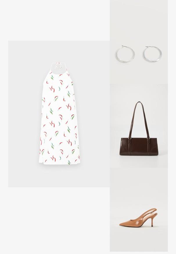 Halterneck jurk van witte stof versierd met een verspreid patroon van rode en groene chili pepers. Soepele textuur, ontspannen fit.; Puntige slingback hak in een glad, glanzend beige materiaal. Bevat een gebogen uitsnijdontwerp en een slanke stiletto hak. Zilveren gesp detail.; Bruine lakleren handtas met een rechthoekige vorm, twee lange handvatten en subtiele gebogen accenten aan de voorkant.; Zilverkleurige metalen creolen oorbellen met een glad, licht gebogen oppervlak en sluitingen met haaksluiting op een effen witte achtergrond.