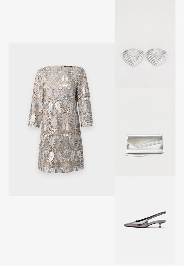 Beige jurk met complexe zilveren bloemenkantoverlay, driekwart mouwen, ronde hals en een rits aan de achterkant. Textuur ontwerp detail.; Metallic grijze slingback-schoen met spitse neus, lage kittenhak en verstelbare band op een witte achtergrond.; Glanzende zilveren clutch met envelopvormige klep en decoratieve rand, klein zilveren kettingriempje, op een effen lichte achtergrond.; Zilverkleurige oorknoppen met een golvend, getextureerd ontwerp, gevormd als overlappende maanschijven; de gepolijste afwerking versterkt de reflecterende kwaliteiten.