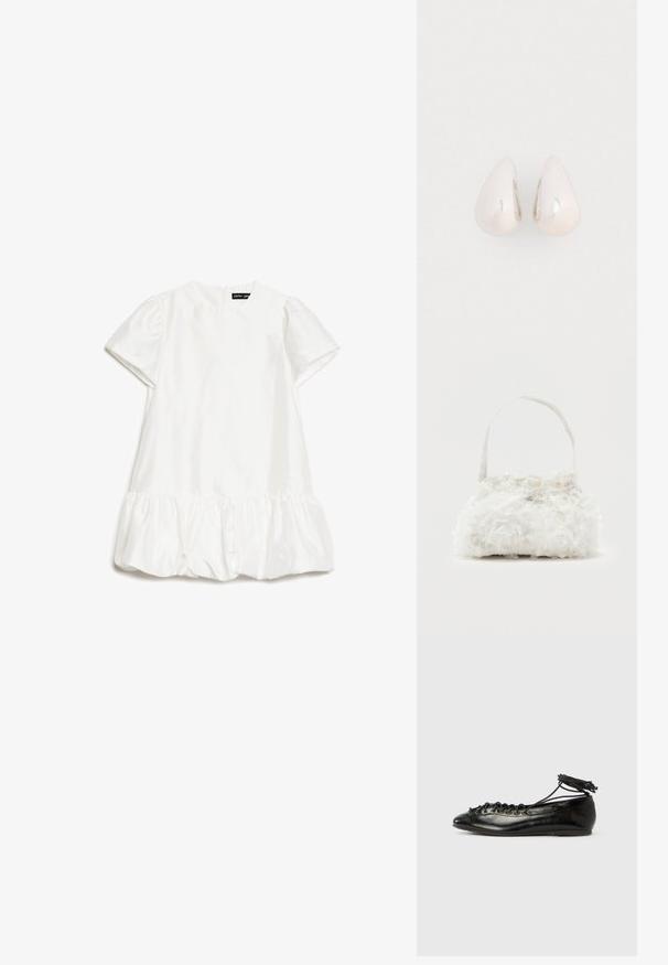 Vestido corto de mangas cortas, con escote redondo y dobladillo fruncido, hecho de una tela ligeramente brillante, colocado sobre un fondo blanco.; Zapatos planos tipo ballet de charol negro con punta redondeada, diseño con cordones y suela plana. Textura lisa con detalles mínimos.; Pequeño bolso blanco con rosas de tela que cubren su cuerpo y una delgada correa única como asa, sobre un fondo liso.; Pendientes de gota de metal plateado con una superficie suave y reflectante, en forma de lágrima, que presentan un diseño sin costuras y sin embellishments visibles.