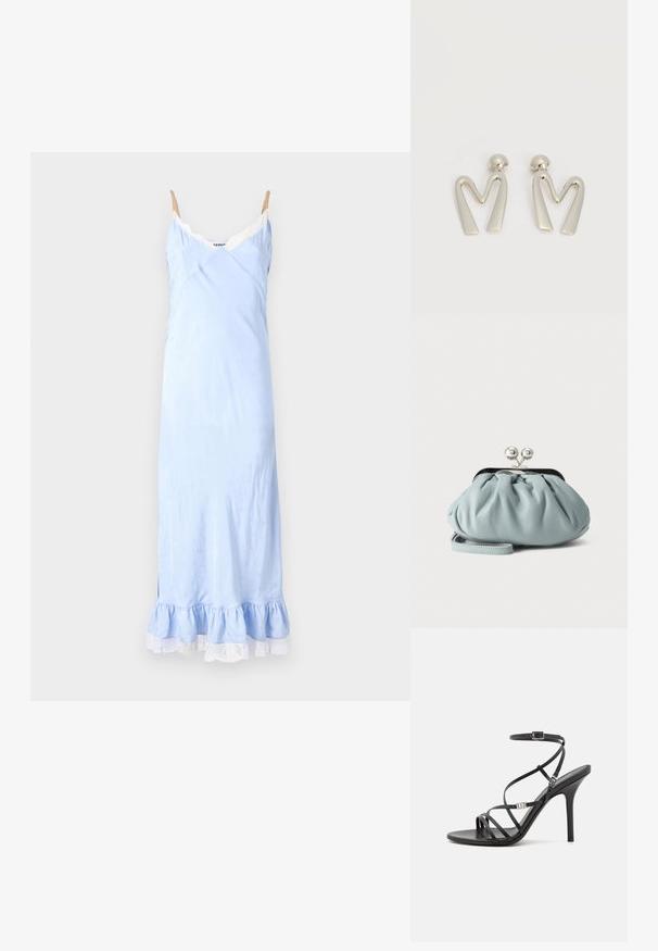 Robe nuisette bleu clair avec finition en dentelle, bretelles spaghetti et ourlet froncé. Tissu lisse avec un motif subtil tout au long.; Sandale noire à talons hauts avec des brides fines, une boucle à la cheville, une surface en cuir lisse et un talon aiguille élancé.; Petit porte-monnaie en cuir bleu clair avec fermoir métallique argenté de type kiss-lock et court bracelet de poignet sur fond uni.; Paire de boucles d'oreilles en métal argenté en forme de lettre M angulaire avec des tiges arrondies sur fond blanc.