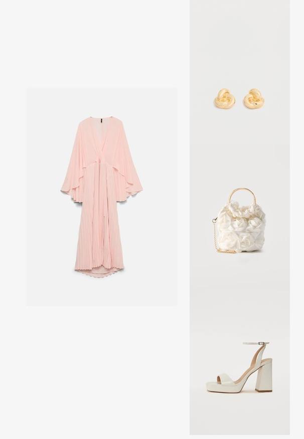 Robe longue plissée rose clair avec un profond décolleté en V et de larges manches longues fluides, suspendue sur un fond uni.; Sandales plateformes en cuir blanc avec une large sangle au niveau des orteils, une sangle de cheville ajustable et un large talon bloc. Texture lisse et design minimaliste.; Sac à main blanc orné de roses en tissu, doté d'une poignée circulaire dorée et d'une bandoulière en chaîne dorée sur un fond uni.; Paire de clous d'oreilles en forme de nœud, couleur or brillant, sur un fond blanc uni.