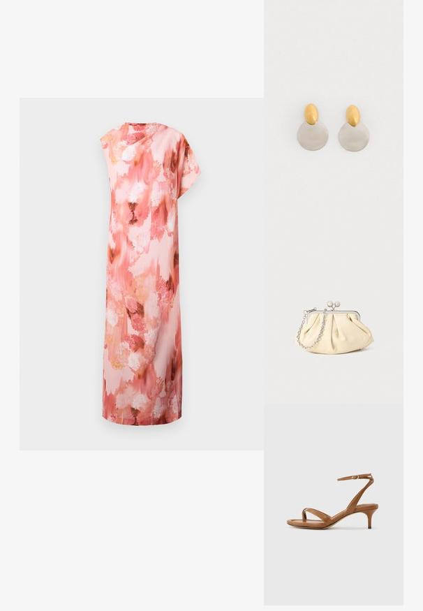 Florale maxi-jurk in zachte roze en perzische tinten, met een abstract aquarelpatroon, korte mouwen en een ontspannen silhouet.; Bruine leren sandaal met bandjes, een lage kittenhak en een enkelriempje met een kleine gesp, zijaanzicht tegen een effen achtergrond.; Geplooide beige leren clutch met een zilveren metalen frame, voorzien van twee ronde decoratieve sluitingen en een zilveren kettingriem.; Gouden en zilveren metalen oorbellen met een ronde schijfbasis en een ovale bovenstuk, gladde textuur en gepolijste afwerking.