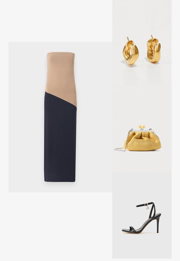 Strapless, tætsiddende kjole med en beige top og en mørkeblå bund, der har en diagonal sømdetalje, lavet af et glat, strækbart stof.; Sort hæl-sandal med smal ankrem, firkantet tå-boks, glat lædermateriale og metalspænde som pynt.; Lille gul vævet håndtaske med sølvramme, to gule kuglelåse og en sølvkæde som rem på hvid baggrund.; Chunky guld hoop øreringe med et let snoet, rørformet design og postsystem bagpå, på en hvid baggrund.