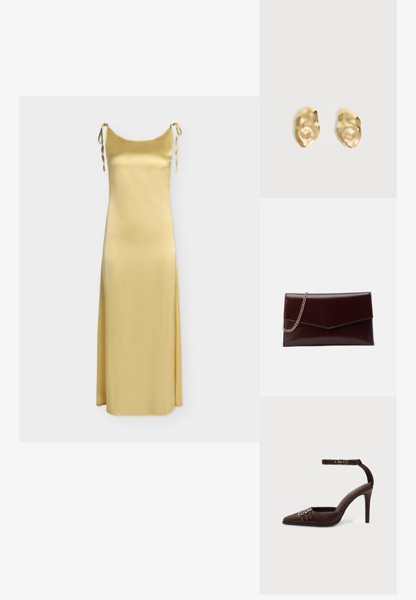 Robe longue sans manches en satin or pâle avec fines bretelles à nouer aux épaules et encolure droite.; Chaussure à talon haut en cuir marron avec bout pointu, trois petites boucles argentées sur le devant et bride de cheville réglable avec boucle.; Sac à main en cuir de couleur bordeaux foncé avec un design en forme d'enveloppe. Il dispose d'une anse en chaîne dorée, d'une texture lisse et d'une fermeture en pointe.; Paire de boucles d'oreilles en métal doré brillant, de forme irrégulière, avec une surface froissée et lisse sur un fond clair uni.