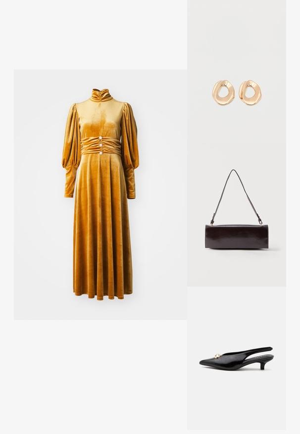 Mosterdgele fluwelen jurk met een hoge hals, opgezette lange mouwen en een verzamelde taille met drie decoratieve knopen. Vloerlange ontwerp.; Zwarte lakleren slingback kitten heel met een spitse neus en een klein gouden rond ornament bovenop.; Rechthoekige zwarte leren handtas met een enkele lange schouderband en een glanzende afwerking, weergegeven tegen een effen witte achtergrond.; Set van onregelmatig gevormde, gepolijste hoepel oorbellen van goudkleurig metaal met een open midden op een effen witte achtergrond.