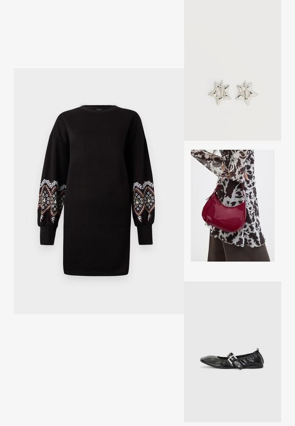 Schwarzes Sweatkleid mit langen, bauschigen Ärmeln, die mit aufwändigen mehrfarbigen Stickereien an den Bündchen verziert sind. Weicher Stoff, Rundhalsausschnitt.; Schwarze Leder-Ballerinas mit spitzem Zehenbereich, gerafften Details am Schaft und einem silbernen Schnallenakzent am verstellbaren Riemen.; Frau trägt eine schwarz-weiß gemusterte Bluse und hält eine glänzende rote Schultertasche vor einem einfarbigen Hintergrund.; Silberne, sternförmige Creolen mit einer glatten, polierten Oberfläche auf weißem, schlichtem Hintergrund.