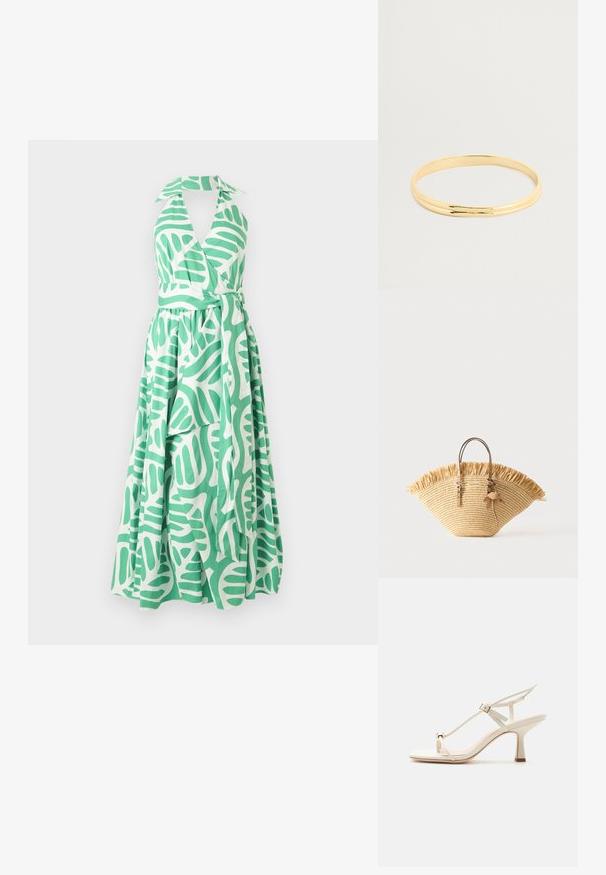 Groene en witte halterjurk met een wikkelontwerp, een aansluitend lijfje en een lange rok met een bladerenpatroon en een ceintuur in de taille.; Beige hoge hak sandaal met dunne bandjes, een verstelbare gesp, teenringdetail en een taps toelopende blokhak op een vlakke ondergrond.; Geweven stro tote tas met franjes aan de bovenrand, twee lichtbruine leren handvatten met gespsdetails, en een leren kwastaccessoire.; Gouden metalen armband met een gladde, gepolijste afwerking. Heeft een eenvoudig, dun ontwerp met twee overlappende ronde vormen.
